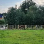Am Für Bis Zu 6 Personen Mit Kaminofen, Badewanne Und Sauna - Haustiere Herzlich Willkommen, Direkt Am Wasser Gelegen