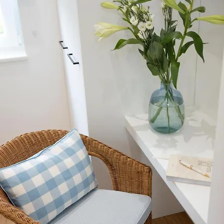 Am Fuer Bis Zu 6 Personen Mit Kaminofen, Badewanne Und Sauna - Haustiere Herzlich Willkommen, Direkt Am Wasser Gelegen