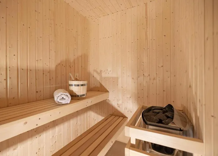Am Fuer Bis Zu 6 Personen Mit Kaminofen, Badewanne Und Sauna - Haustiere Herzlich Willkommen, Direkt Am Wasser Gelegen *